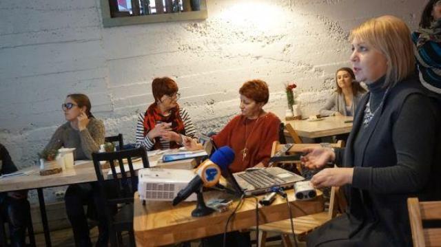 Оксана Ярош -експертка проекту «Гендерний простір сучасної журналістики від теорії до практики», голова ГО «Гендерний центр»